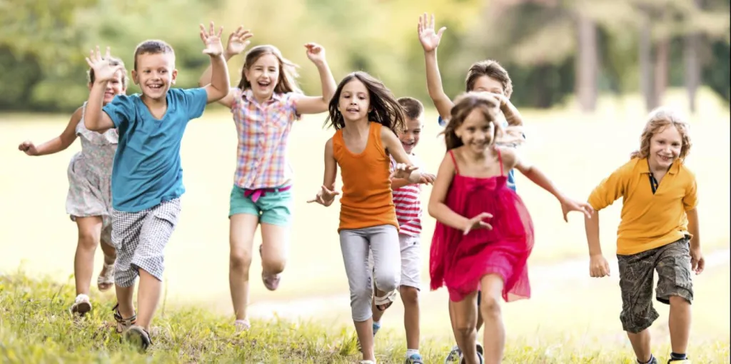 Trouver un séjour sport et langue pour mon enfant pendant les vacances scolaires