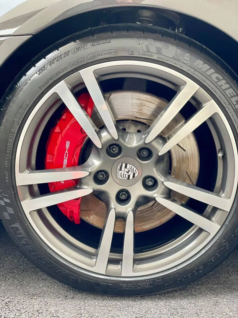 Protection céramique voiture Porsche Panamera GTS à Chaponost dans l'ouest lyonnais