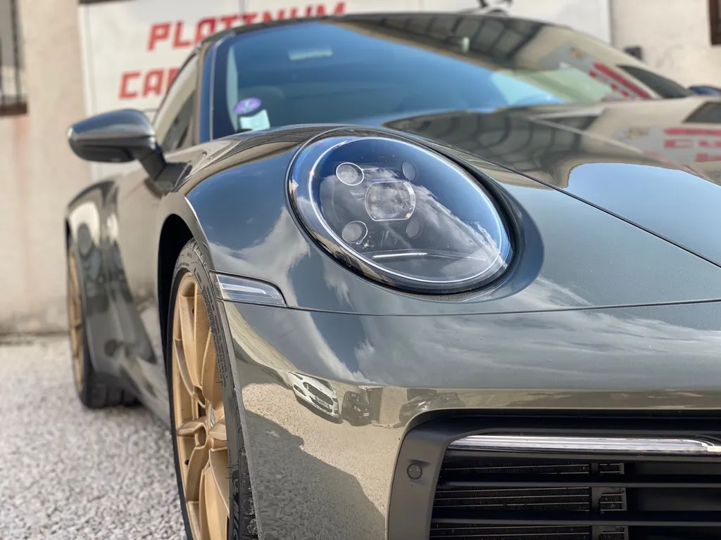 Réparation Carrosserie Porsche 992 Carrera Aubagne 13400 avec franchise offerte à Carnoux en Provence Platinum Carrosserie 