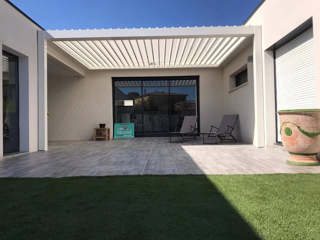 Pergola sur maison en U Caveirac dans le Gard 