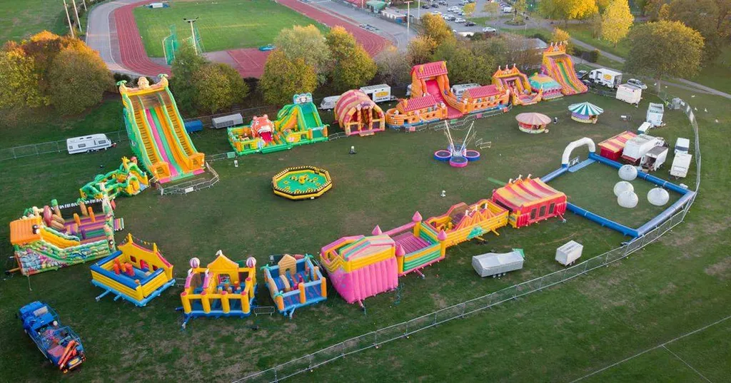 Park jeux gonflables éphémère pour les offices du tourismes 