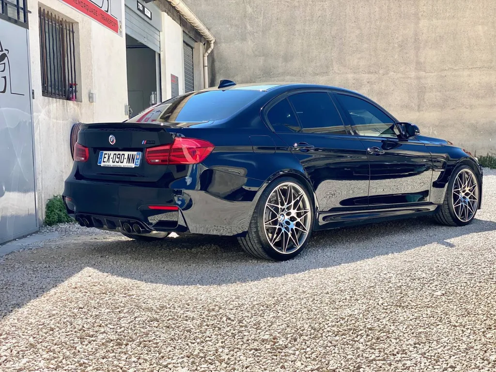 Traitement céramique Gtechnic sur BMW M3 à Marseille
