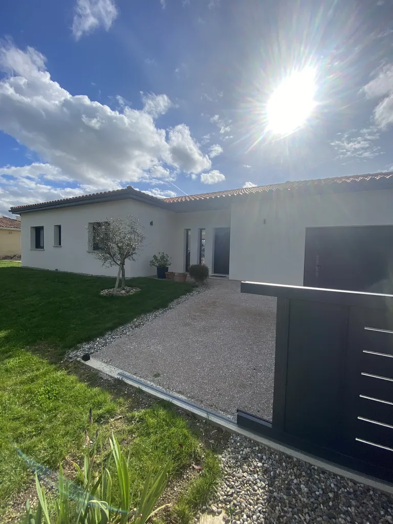 Construire une maison individuelle T5 avec piscine et prestations haut de gamme à Grenade-sur-Garonne