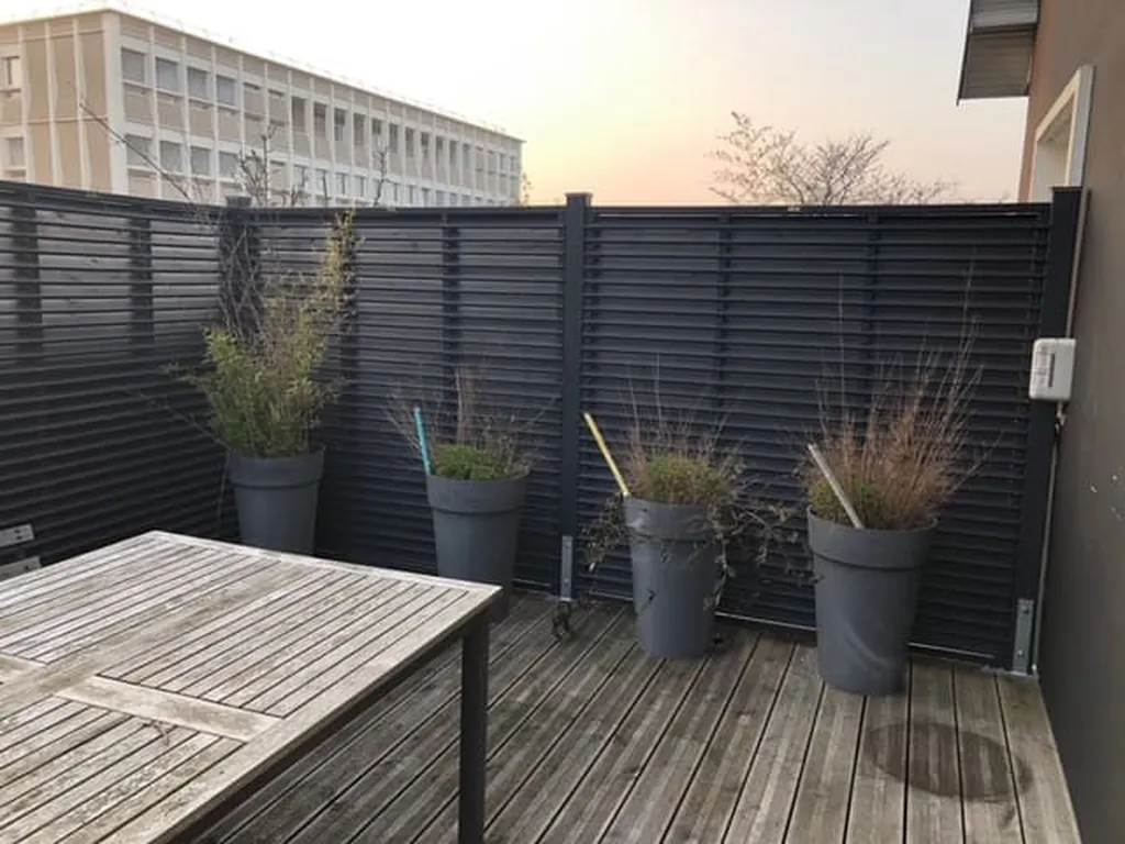 Installation de Clôture Occultante en Bois Traité et Panneaux Rigides, Brise-Vue de Jardin à Cabourg dans le Calvados 14 et sa Région