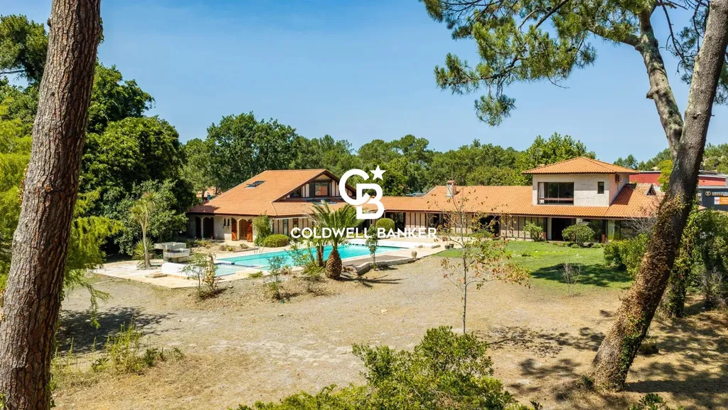 Entre Capbreton et Hossegor - Propriété au cœur d’un parc de 6 000 m², entre golf et océan
