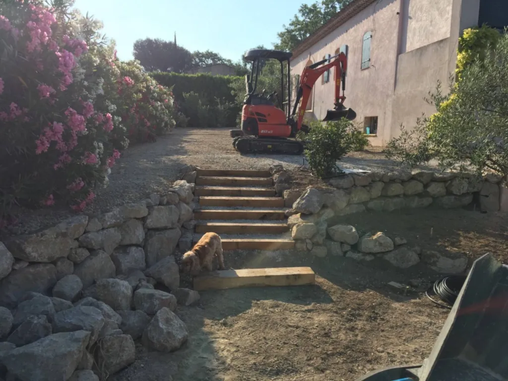  Aménagement jardin méditerrannéen en terrasse  proche Ventabren 13122