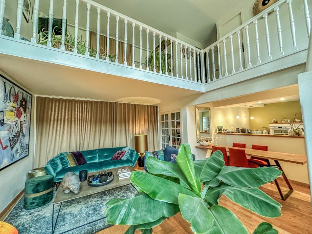 séjour avec mezzanine