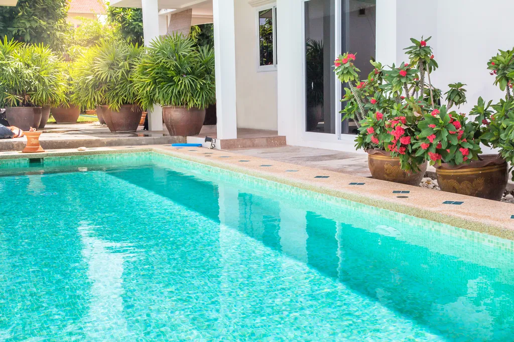 devis gratuit et personnalisé pour le remplacement du liner d'une piscine à Langon (33)