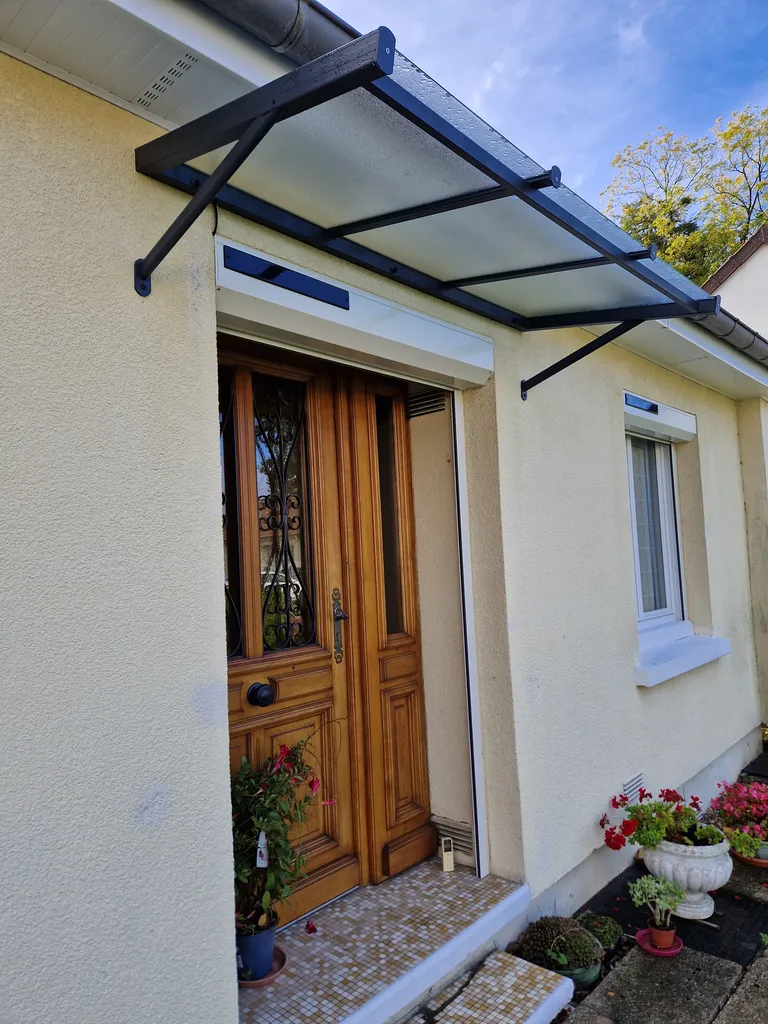 Installation d'une marquise aluminium sur le secteur d'Yvetot