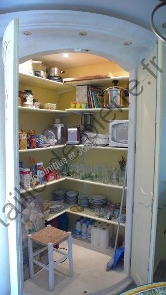 Meuble rangement de cuisine en pierre d'Estaillades