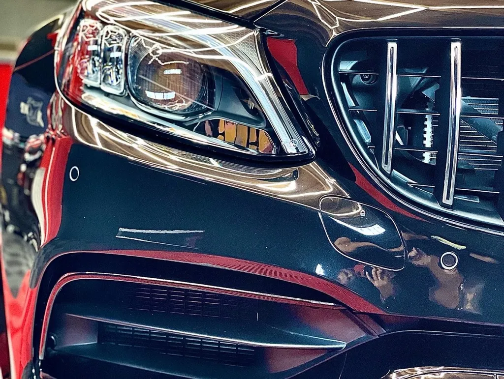 Protection carrosserie Traitement céramique auto cicatrisant Lyon Mercedes C63 AMG