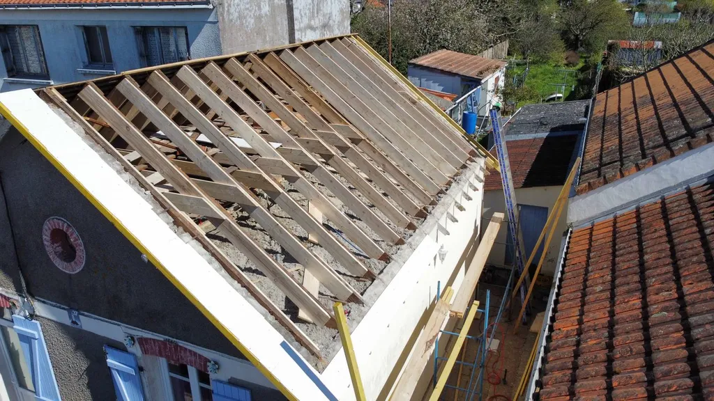 Installation d'une charpente complète EC Couverture 
