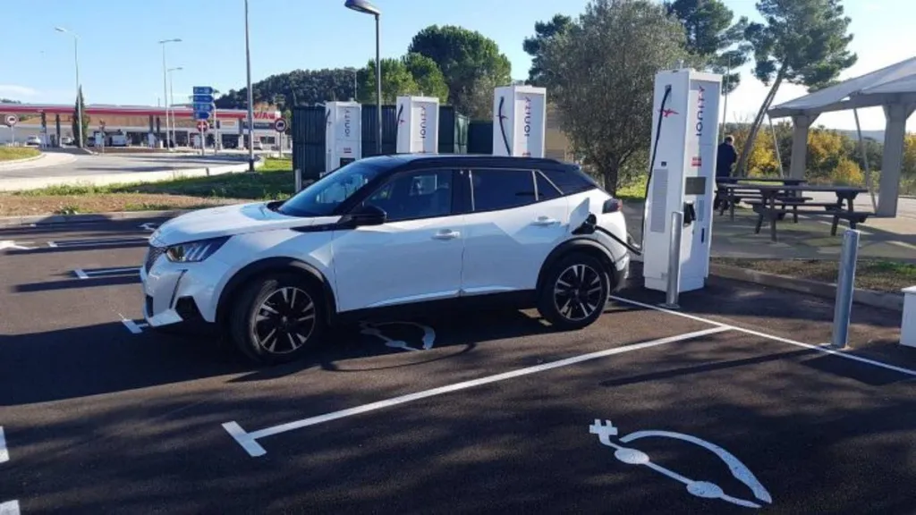 Borne de recharge pour peugeot e 2008 à Marseille