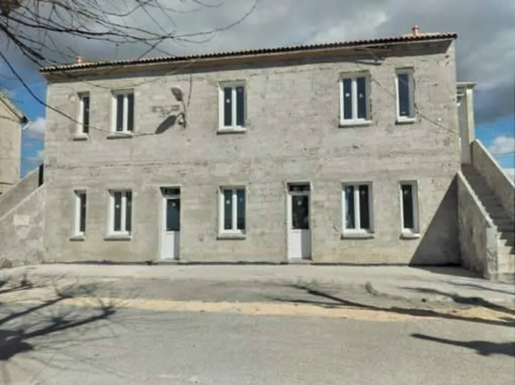 Remplacement des menuiseries PVC des bâtiments des Douanes à Port St Louis du Rhône