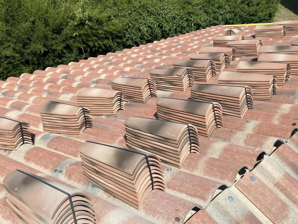 pose tuile canal sur toiture pst sur martigues