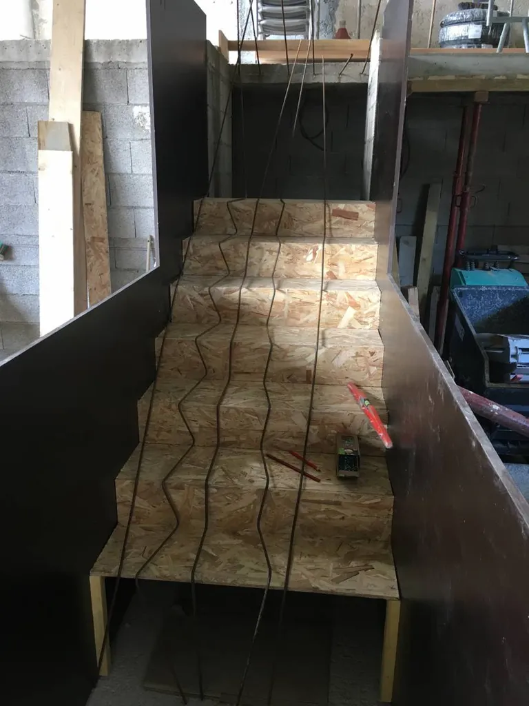 Conception et réalisation d'un escalier en béton à Salon de Provence