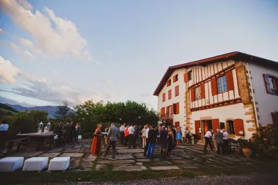 wedding planner pays basque