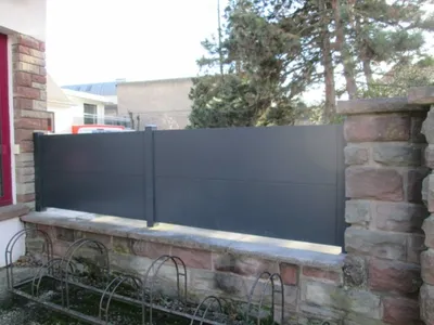 Quelle clôture alu choisir pour s'assortir à votre portail dans le Territoire de Belfort ?