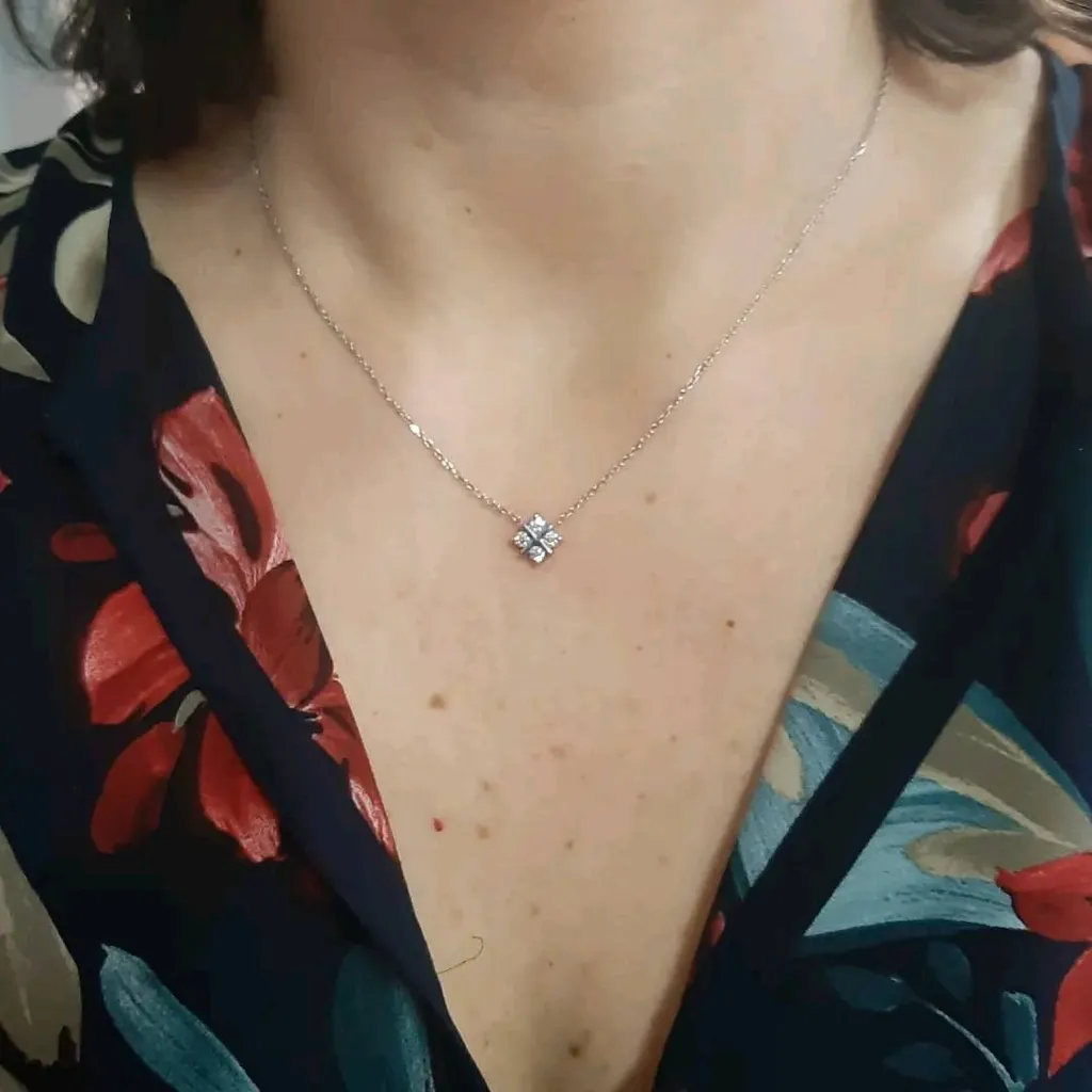 Collier-pendentif diamants: création sur mesure 
