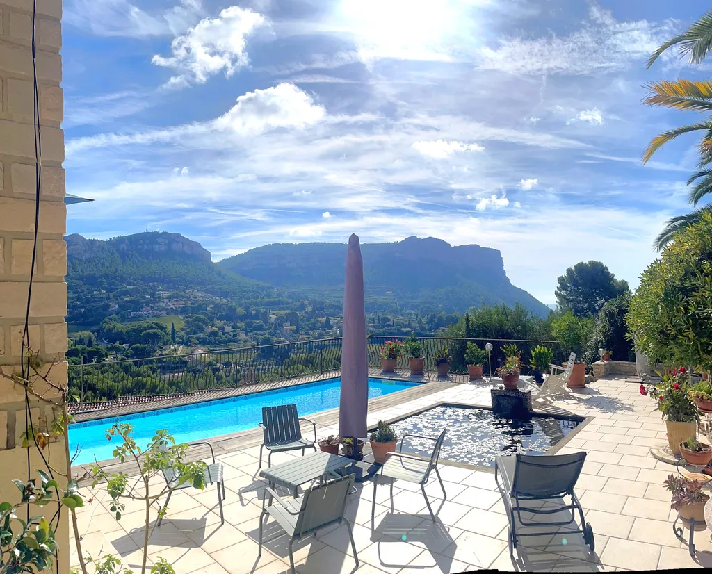 Vente maison à Cassis  avec garage, piscine, vue sur vignobles, Cap Canaille et mer dans clos sécurisé