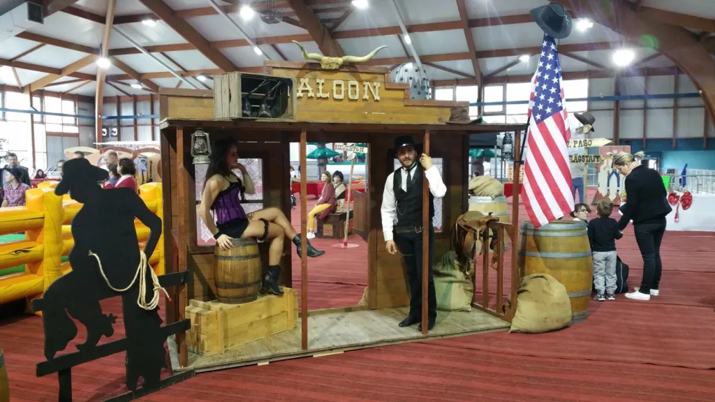 Cool Events, une autre vision de l'événement : circuits de voitures miniatures, jeux en bois, décors thématiques et créations  de jeux originaux sortis de nos ateliers en PACA