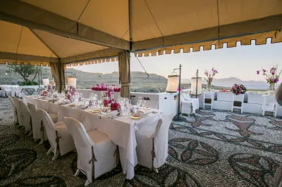 Rent a tent, canopy or marquee for your outdoor wedding in France with our selection of best vendors