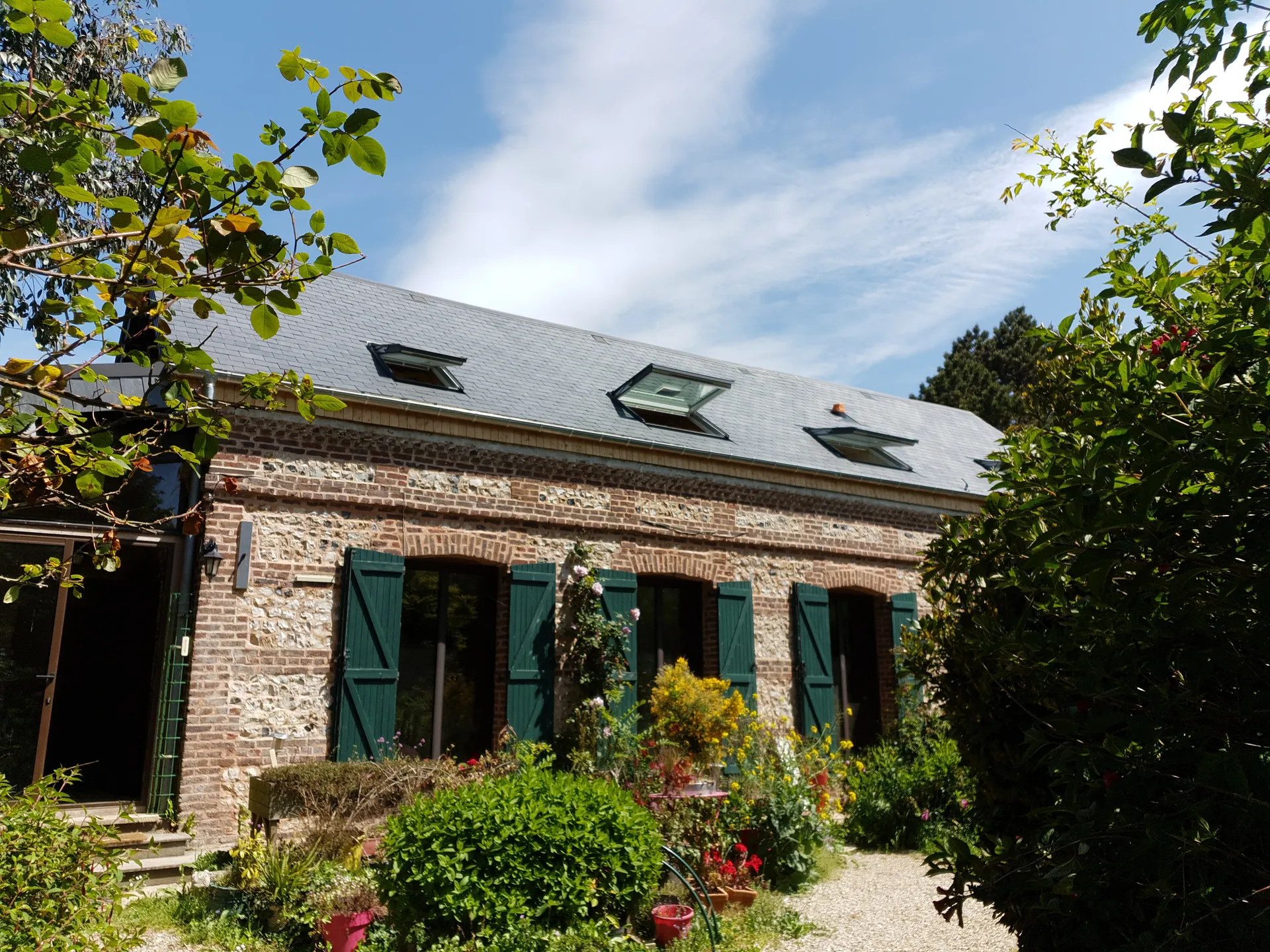 Isolation BBC et toiture ardoise proche 76430 St Romain de Colbosc
