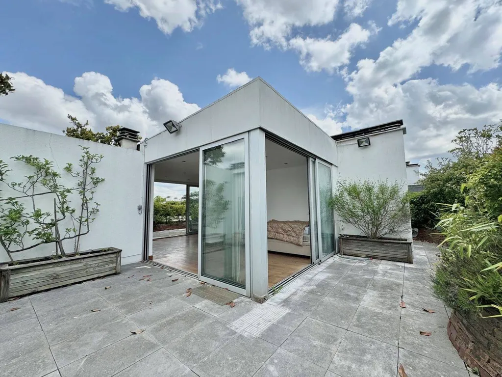 A vendre 4 pièces en dernier étage avec terrasse - Bois de Boulogne Neuilly sur Seine 92200