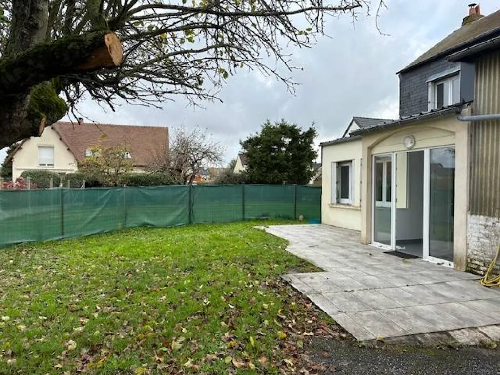 A acheter maison rénovée de 98 m² sur un terrain de 495 m² commune de CAUDEBEC LES ELBEUF