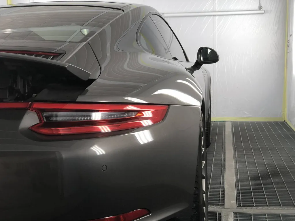 Réparation du Pare choc Arrière Porsche 991 Carrera 4S  à Carnoux en provence