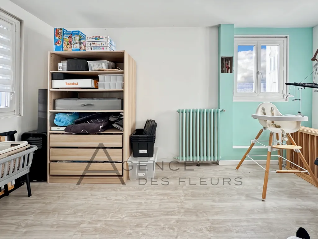 A vendre jolie maison rénovée de 121 m² sur un terrain de 365 m² située à Caudebec-les-Elbeuf 76320
