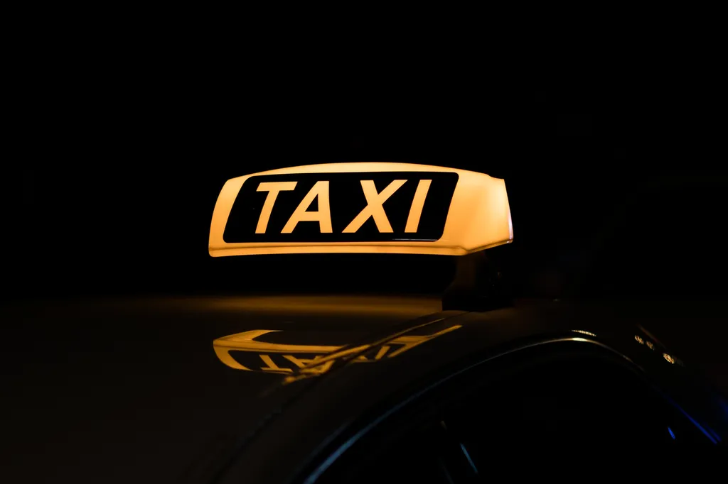 Taxi Istréens : société de taxi à Istres pour vos trajets Aéroport Marseille, Gare TGV Aix en Provence,