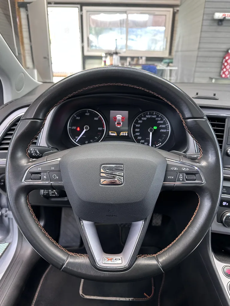 SEAT LEON X PERIENCE 2.0 TDI 184 CHV / 4DRIVE / 1ER MAIN / T/O / SEAT SOUND