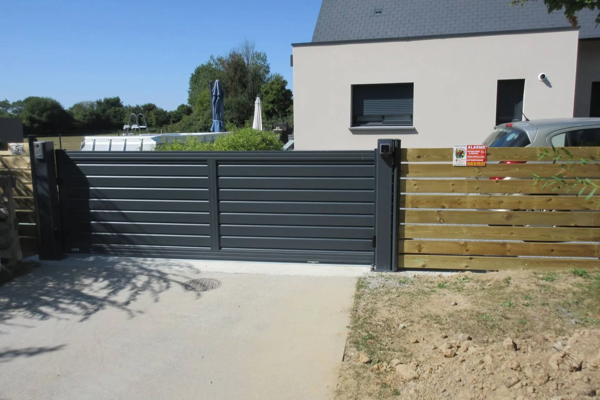Devis installation portail alu coulissant et motorisé Deauville Calvados