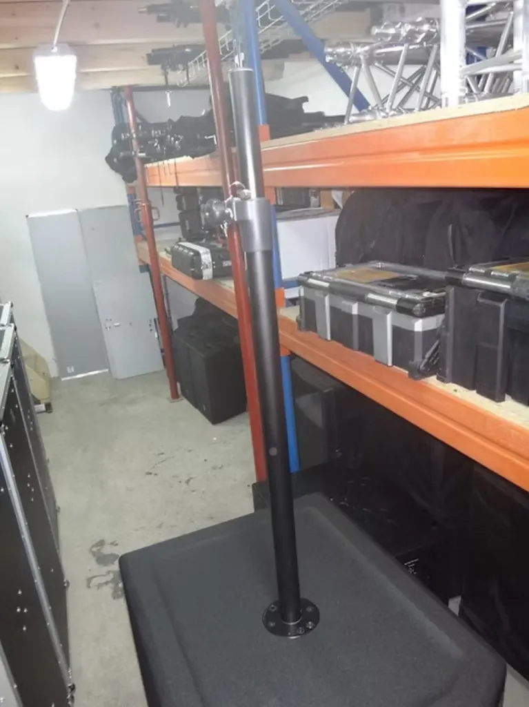 INSERT POUR ENCEINTE LIAISON SUB / SAT A VISSER