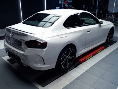Brillance conservée et protection optimale sur BMW Série 2 grâce à XPEL à Lorient.