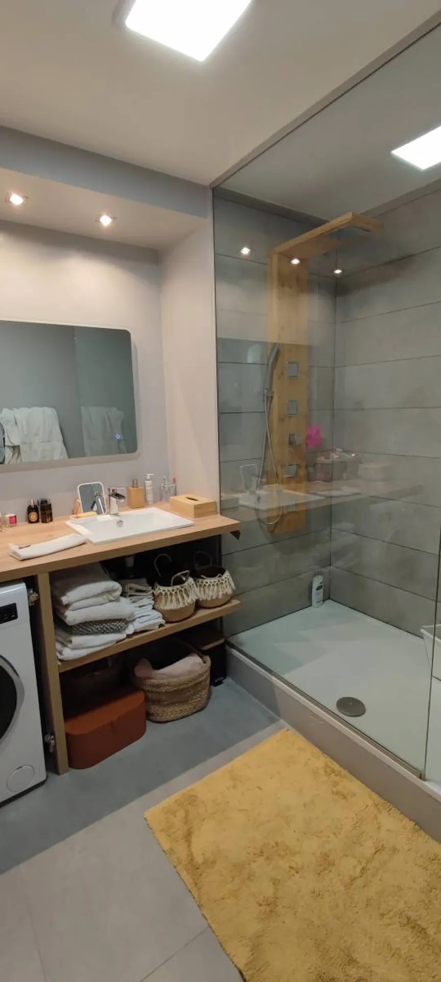 Cassis - T3 avec terrasse vue mer et parking privé dans résidence sécurisée avec piscine et tennis   