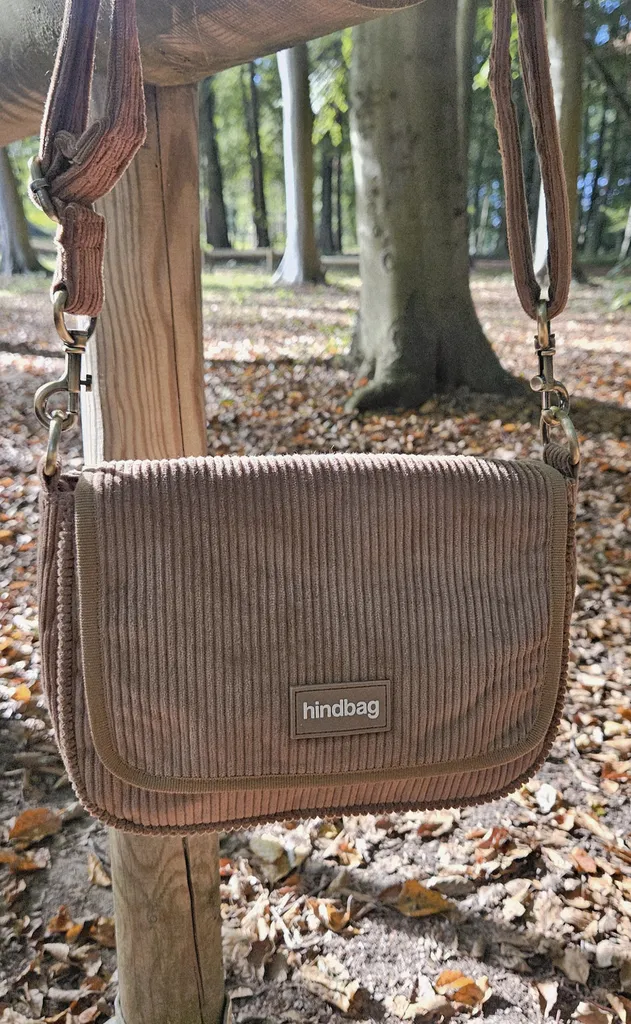 Sac Hindbag Margault Velours Macchiato chez Evasion à Eu