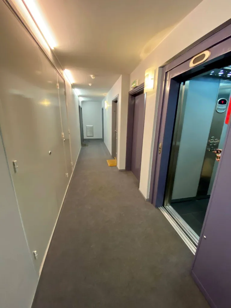 Acheter ou investir dans un appartement récent avec double parking et balcon, proche de l'université à Mont Saint Aignan (76)²