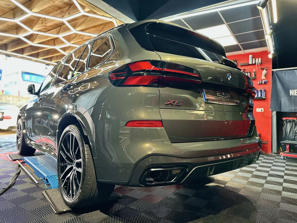 Detailing automobile bmw X5 Traitement céramique 