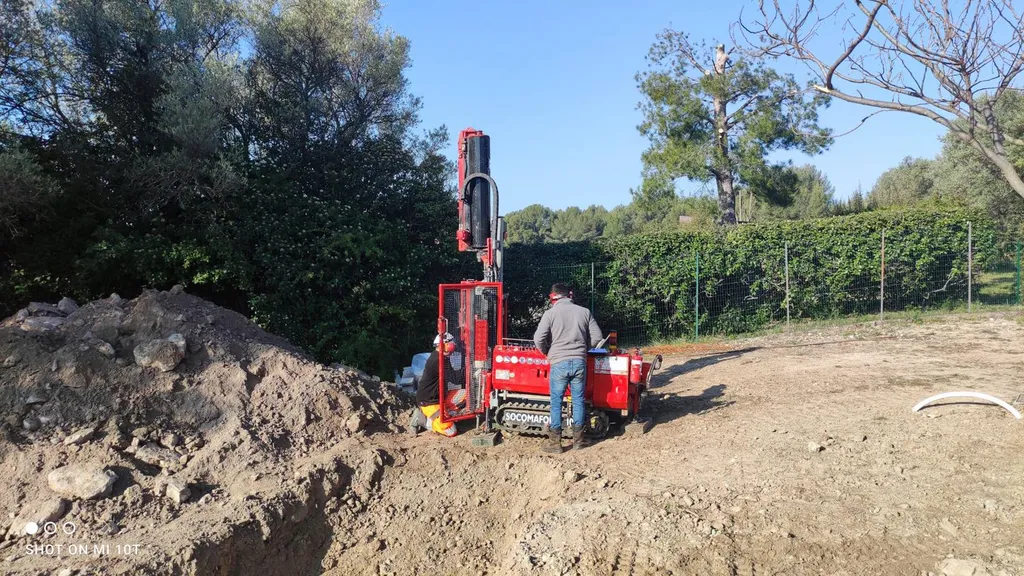 En cours : Construction piscine maçonnée fond plat au Beausset 83