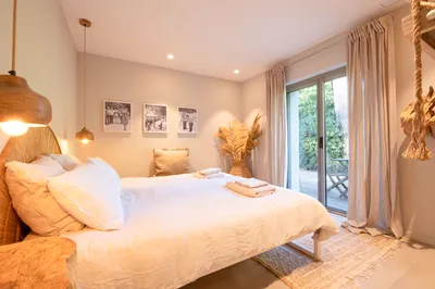 SAINTE-MAXIME | RARE sur le Littoral : Villa de Luxe de Plain-Pied, Vue Mer Panoramique et Accès Plage Immédiat