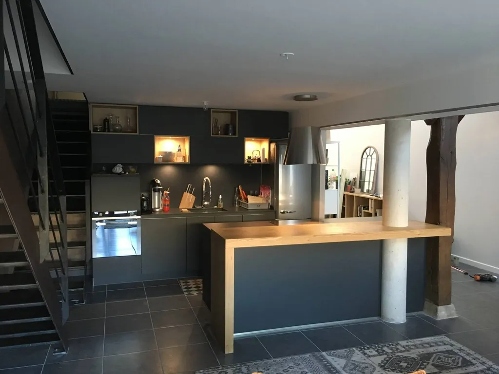 Modèle de cuisine moderne à Lyon