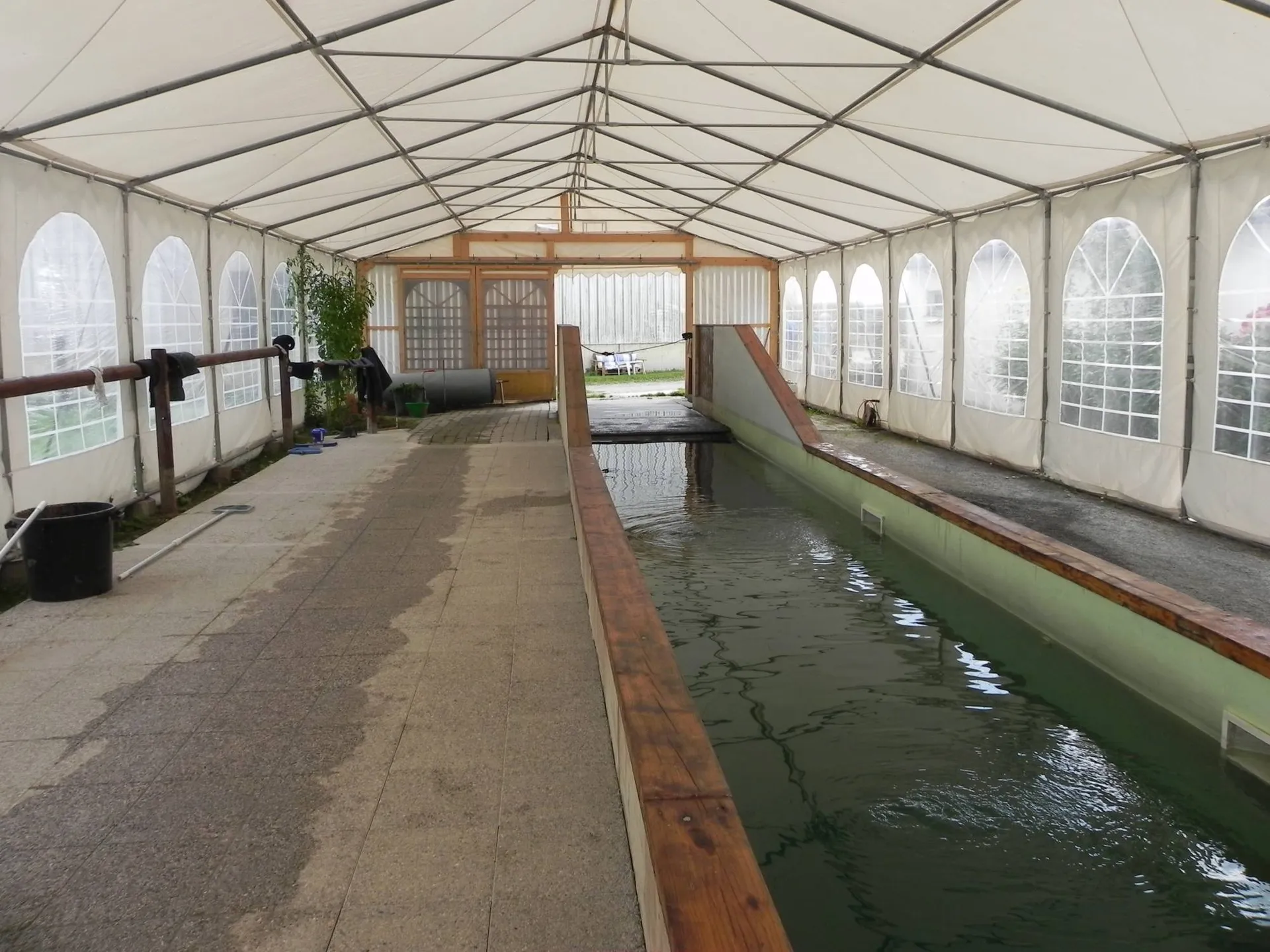 Acquisition dans un cadre privilégié, à 5 km de Lisieux, ce Haras parfait pour de l'élevage ou de l'entraînement et installé sur 15 hectares de terrain.