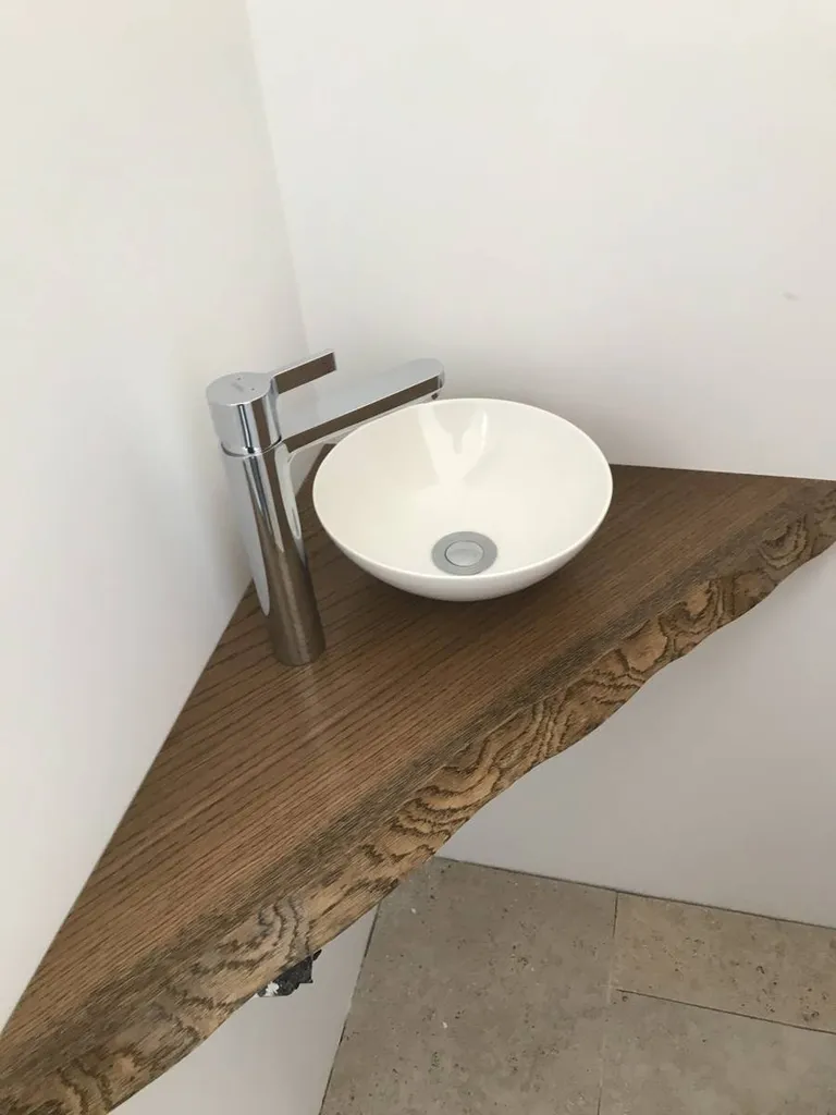 plan de vasque en chêne massif bord naturel