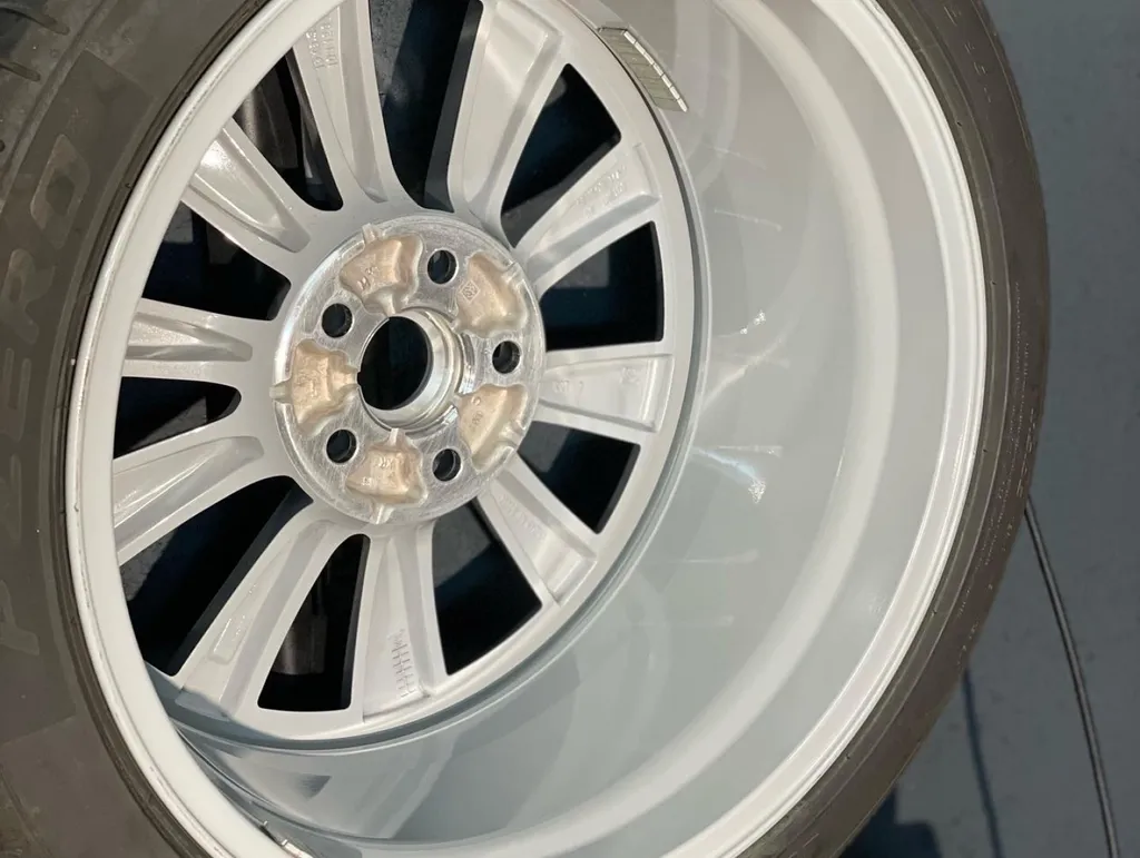 Protection traitement céramique carrosserie et jantes Tesla modèle 3 Lyon 