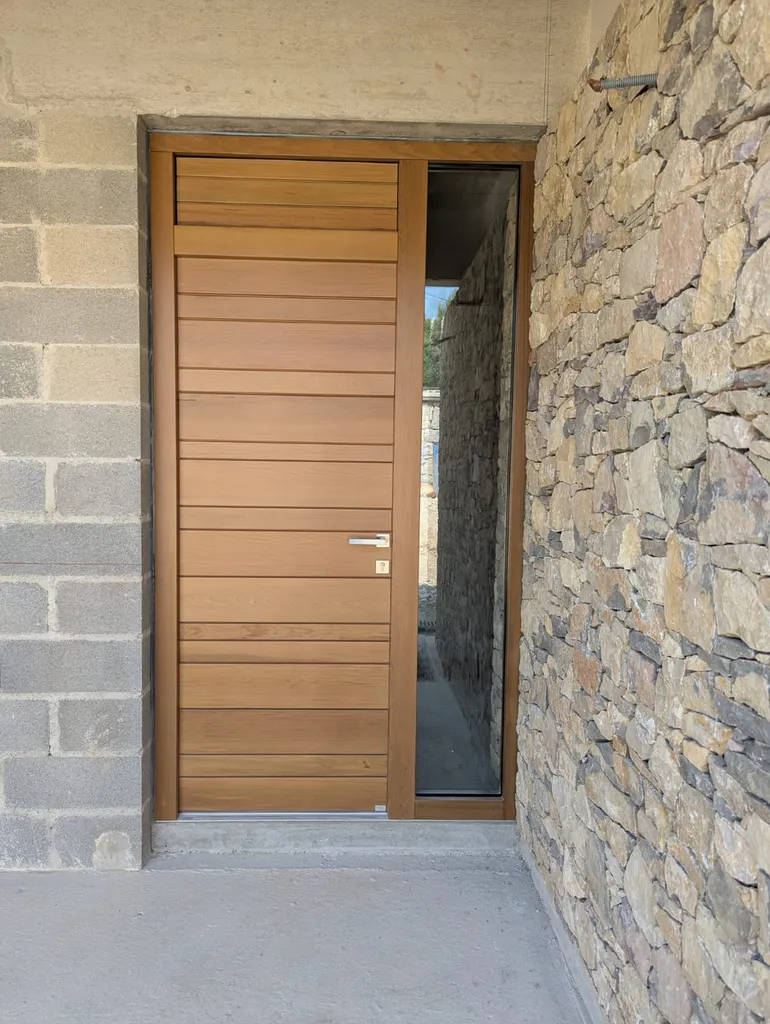 Installation menuiseries aluminium rouille Cérusité haut de gamme avec châssis fixes, ouvrants et coulissants à Bernis