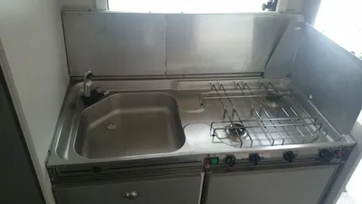 cuisine dans la burstner 430ts dans les bdr