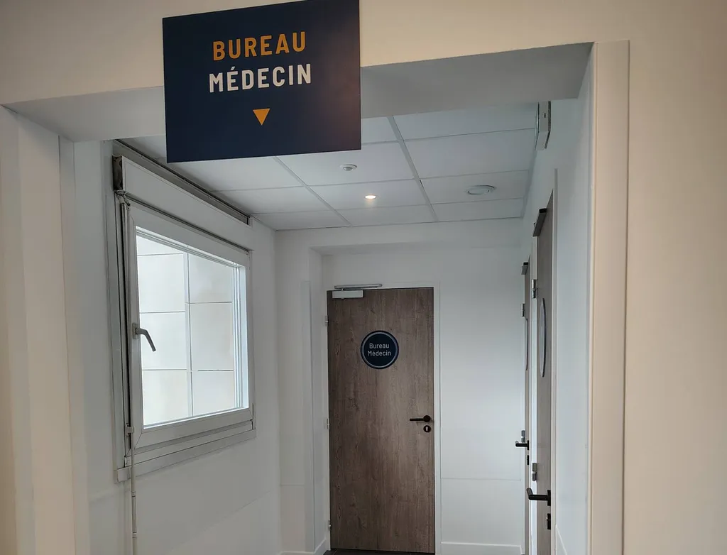 Suspensions directionnelles pour centre Imagerie Médicale à côté de Paris