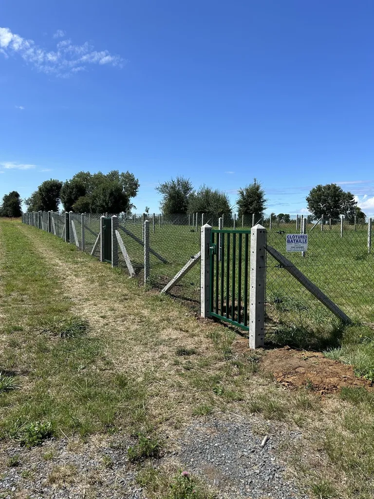 Installation de Clôture grillagée rigide, Panneaux de treillis soudé et Aménagements de limites de propriété à Bourg Achard dans l'Eure 27 et ses communes proches du Roumois